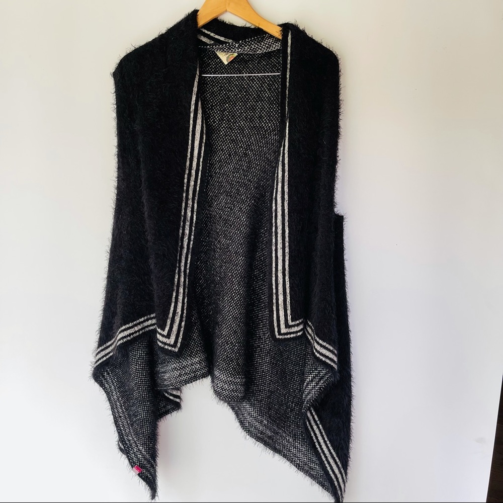 NWT Fuzzy Sleeveless Cardigan